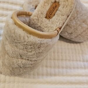OluKai Cozy Cream Slippers